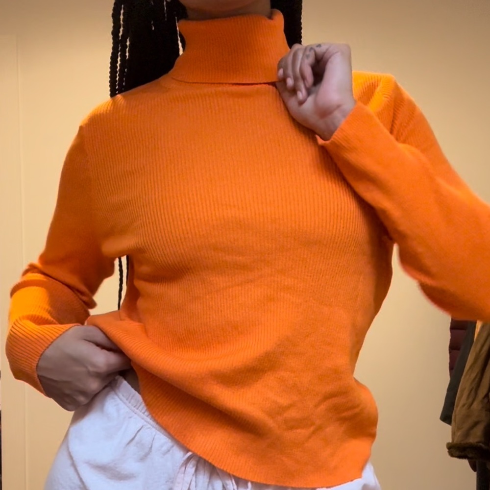 XL Divided orange ribbed turtleneck